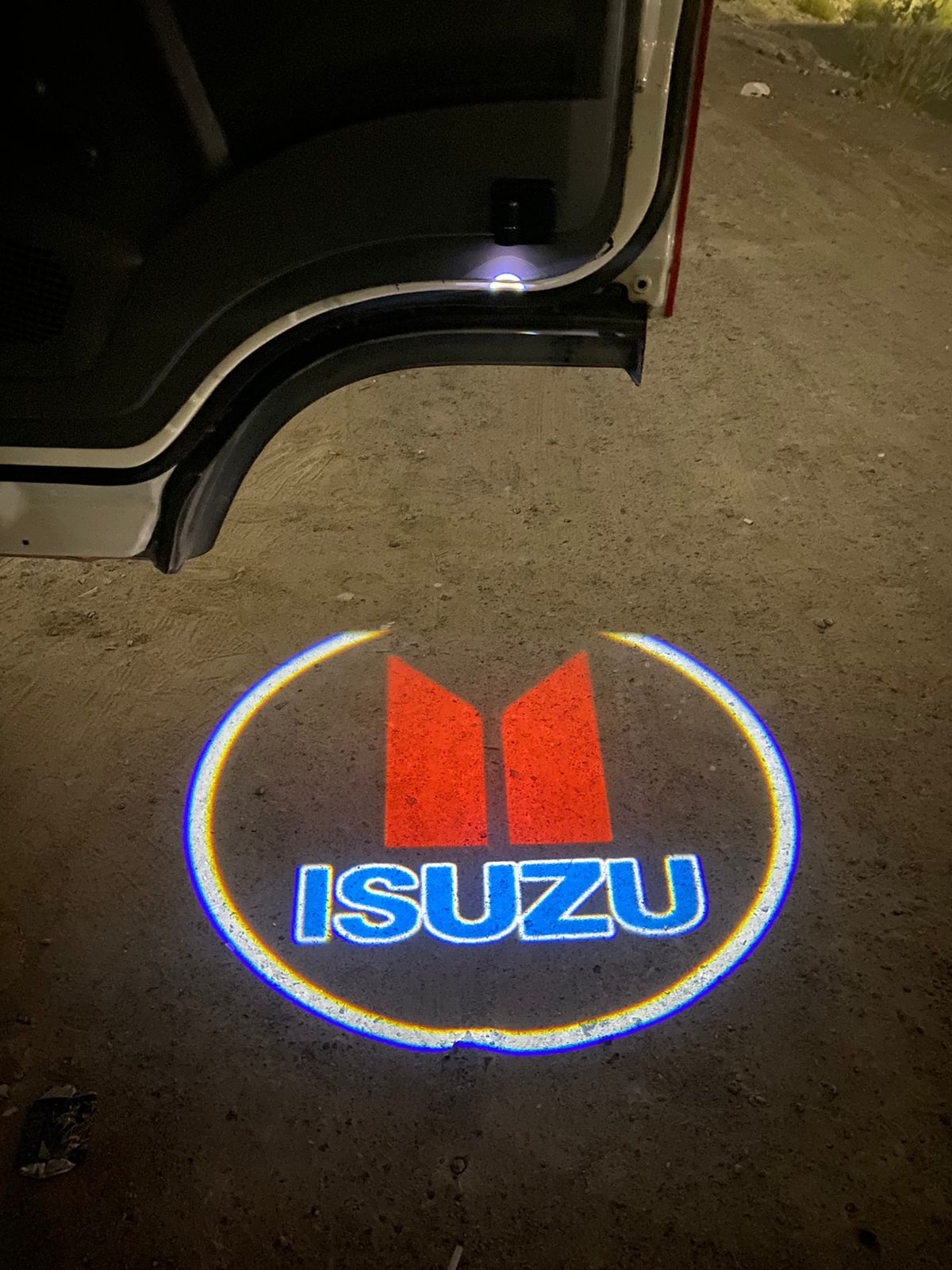 Accessories_ Isuzu LED Logo ضوء شعار ايسوزو
