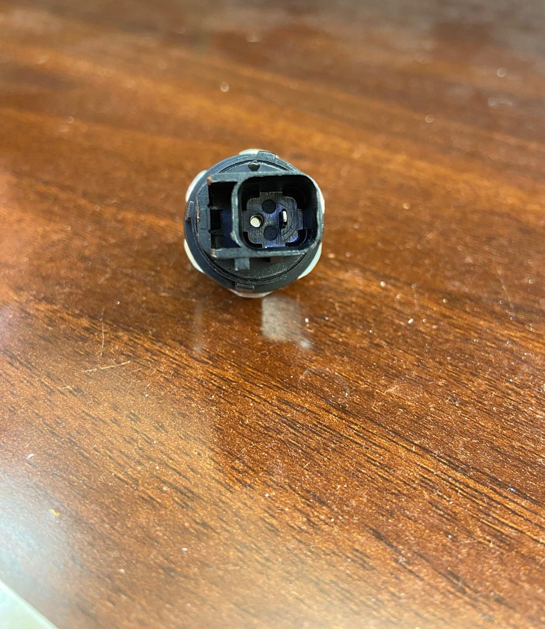 Sensors_ Oil Pressure Switch حساس ضغط زيت