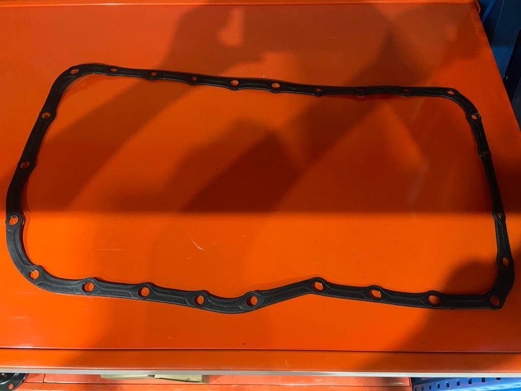 Engine Parts_ Oil pan assembly غطاء وعاء الزيت