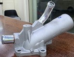 Engine Body_ pipe suction غطاء صباب الحرارة