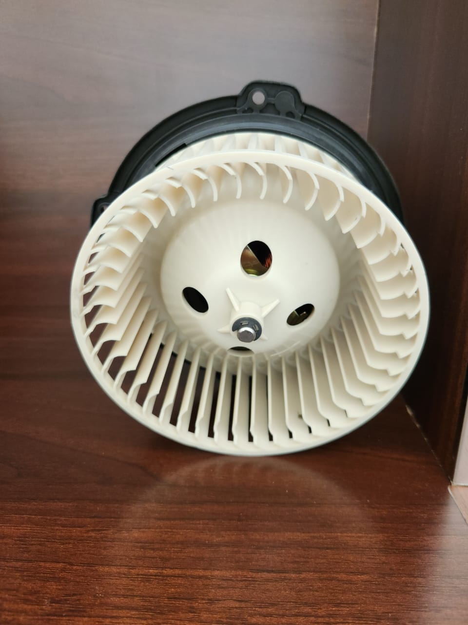 Fans_ BLOWER MOTOR NKR موتور مروحة فئة 2