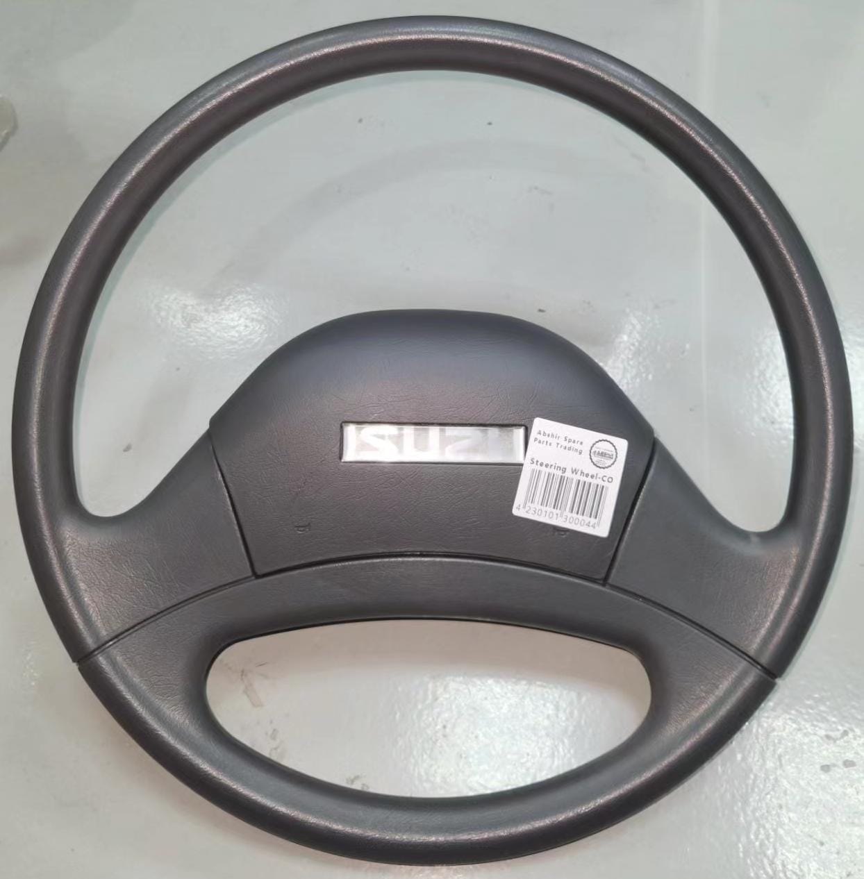 IN Body_ Isuzu Steering Wheel handleمقود القيادة