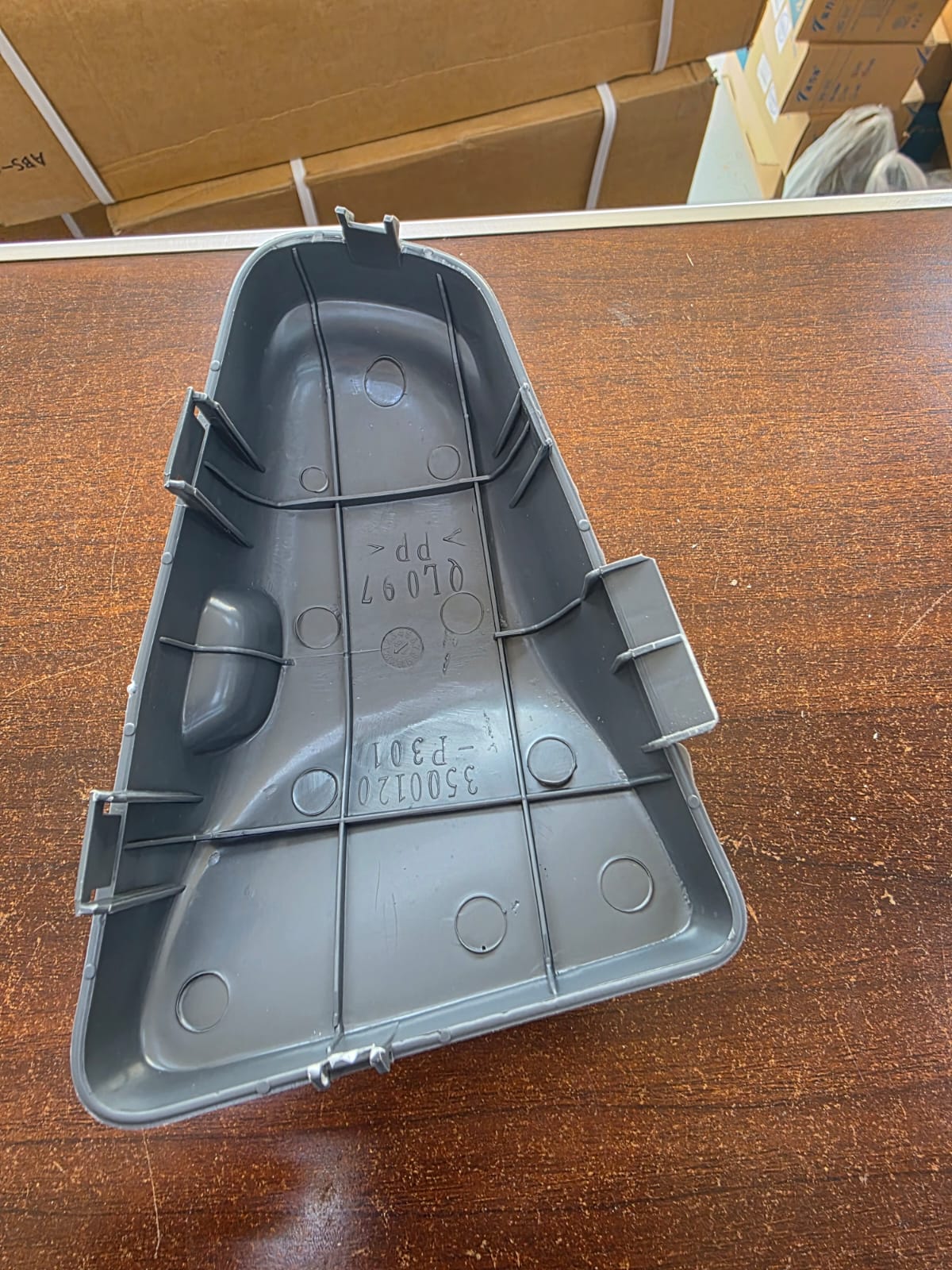 IN BODY_ Dashboard oil tank cover غطاء دبة الزيت للتابلو