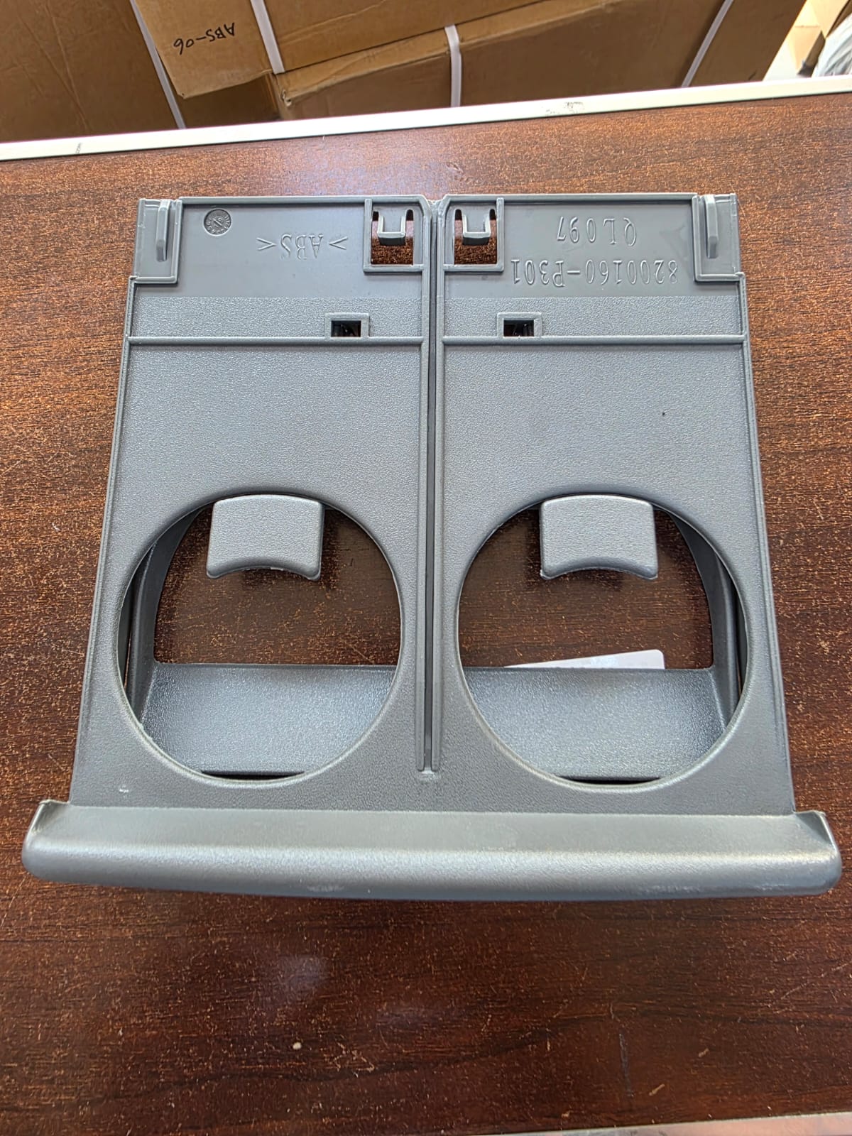 IN Body_ Dashboard cup holder حاملة الكاسات بالتابلو