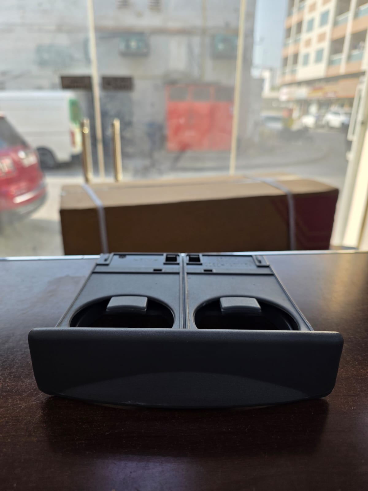 IN Body_ Dashboard cup holder حاملة الكاسات بالتابلو